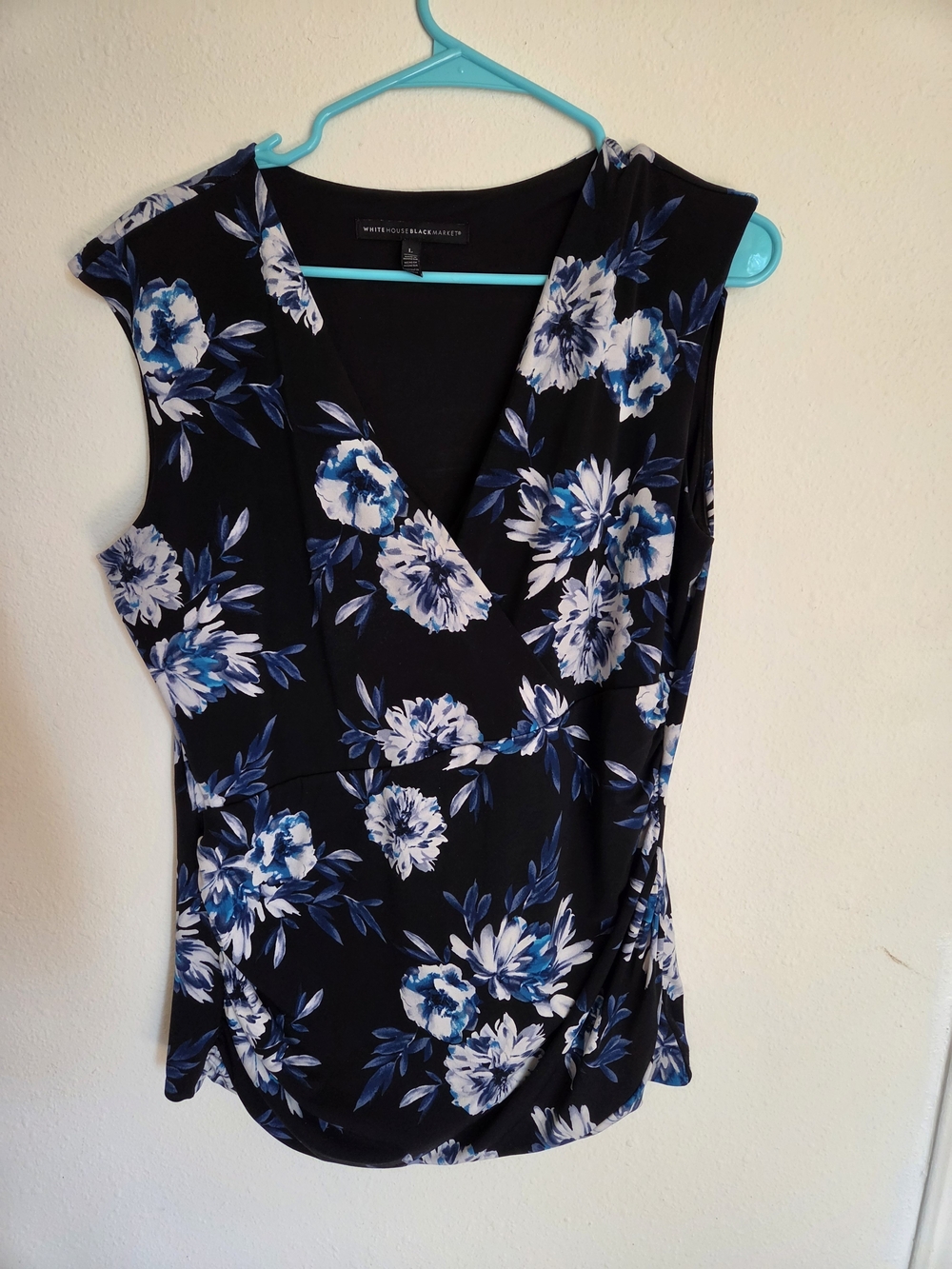 White House Black Market Black Floral Sleeveless V-Neck Blouse